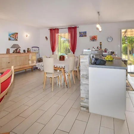 4 Bedroom Gorgeous In Сasa de vacaciones