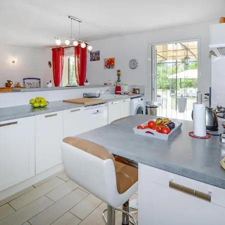 4 Bedroom Gorgeous In